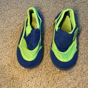Kids swim shoes